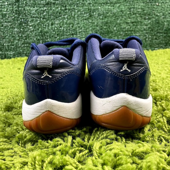Nike Air Jordan 11 Low Retro Navy Gum Mens Size 8.5 2016 XI 528895- 105 A404